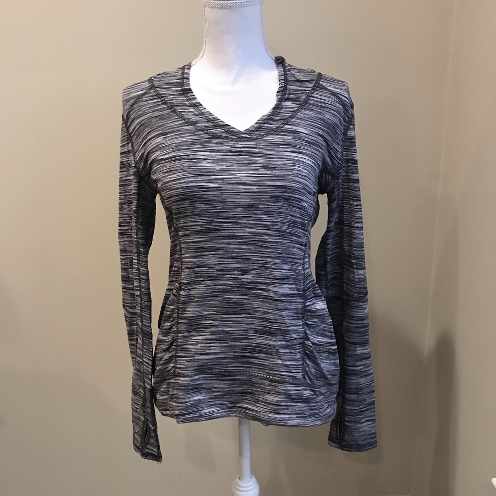 Light weight hoodie black & white long sleeve Sz M